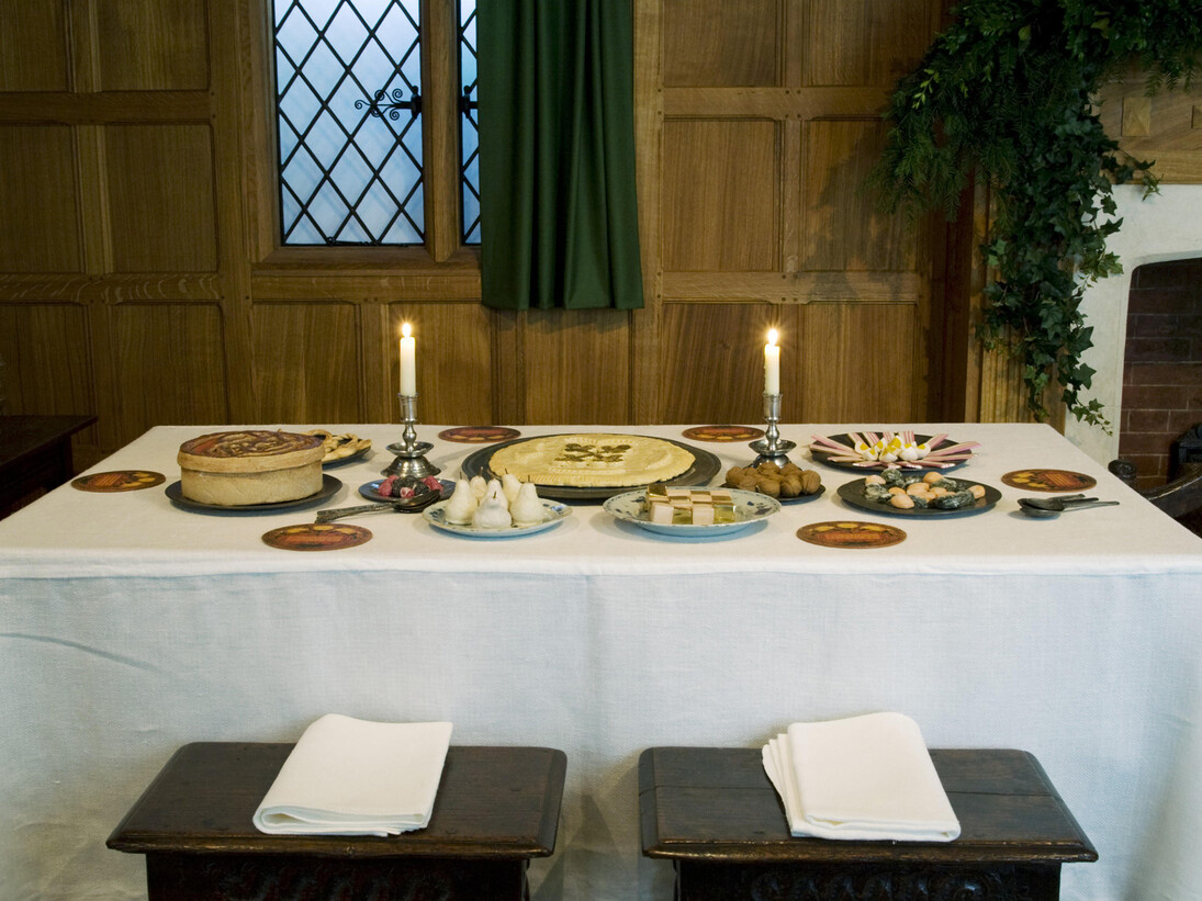 1630 hall at Christmas © Jayne Lloyd
