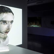 Mustafa Sabbagh, DPI – Darkness Per Inch
veduta dell’installazione, 2016
video-mapping su scultura in gesso, dimensioni ambientali
© mustafa sabbagh
