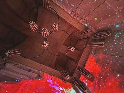 Effetti scenici concepiti dal regista Andrea Leonessa per la registrazione del videoclip di "Manus", Monastero della Stella, Saluzzo, Italia