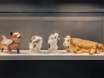 Collecting memories. 40 years of ceramics and community, exhibition view. Courtesy of Gardiner Museum