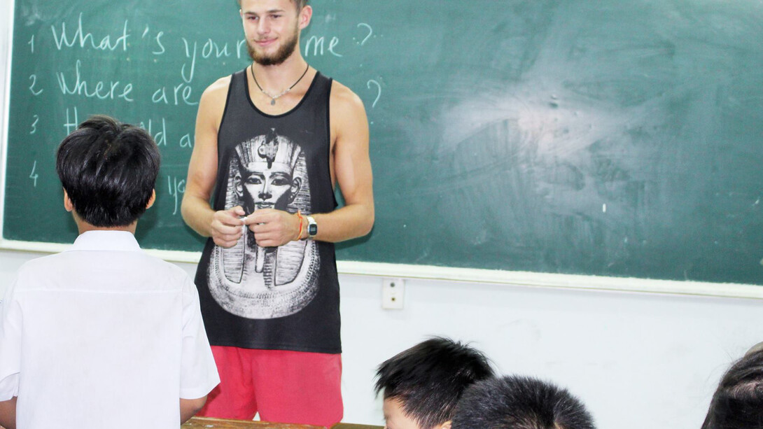 Volunteer teacher