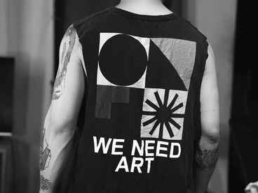 Le tee-shirt à message s’affirme comme un outil de revendication 