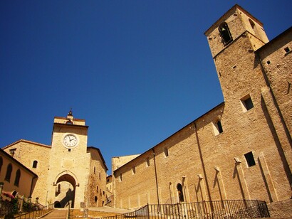 Torre dell'orologio e Chiesa di San Francesco