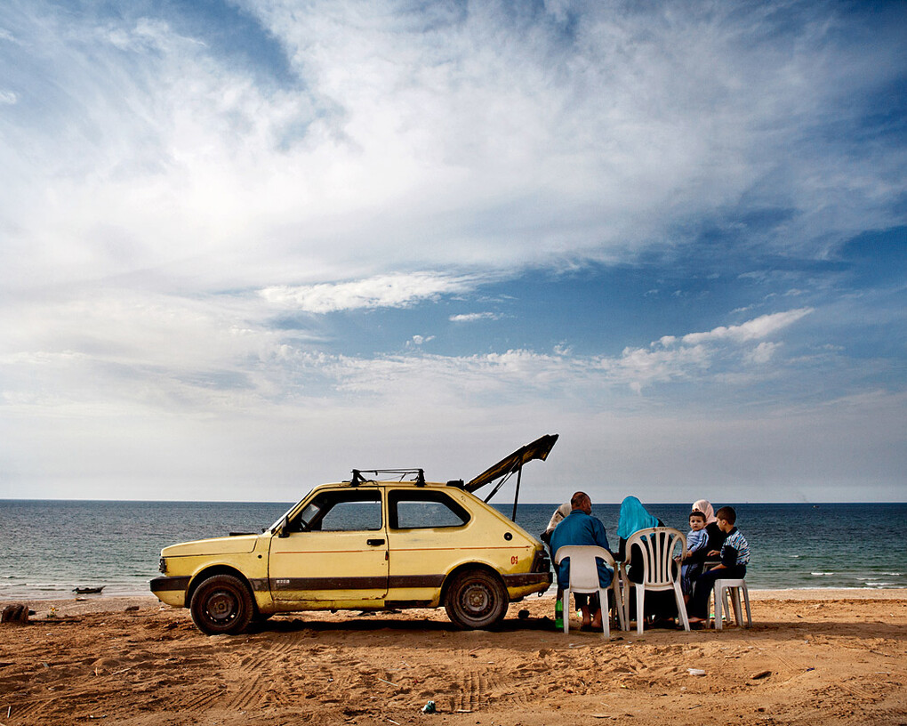 Untitled (Sans titre), de la série Women of Gaza (Les femmes de Gaza), 2009
Tanya Habjouqa (née en Jordanie en 1975)
Épreuve pigmentaire. Achat du Musée grâce aux fonds généraux et grâce au Horace W. Goldsmith Fund for Photography © Tanya Habjouqa. Avec l’aimable autorisation du Museum of Fine Arts, Boston