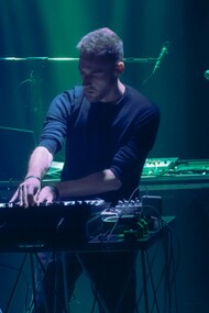 Noklan, pseudonimo di Francesco Marrone, è un musicista e produttore originario di Napoli. Foto di @21aka12