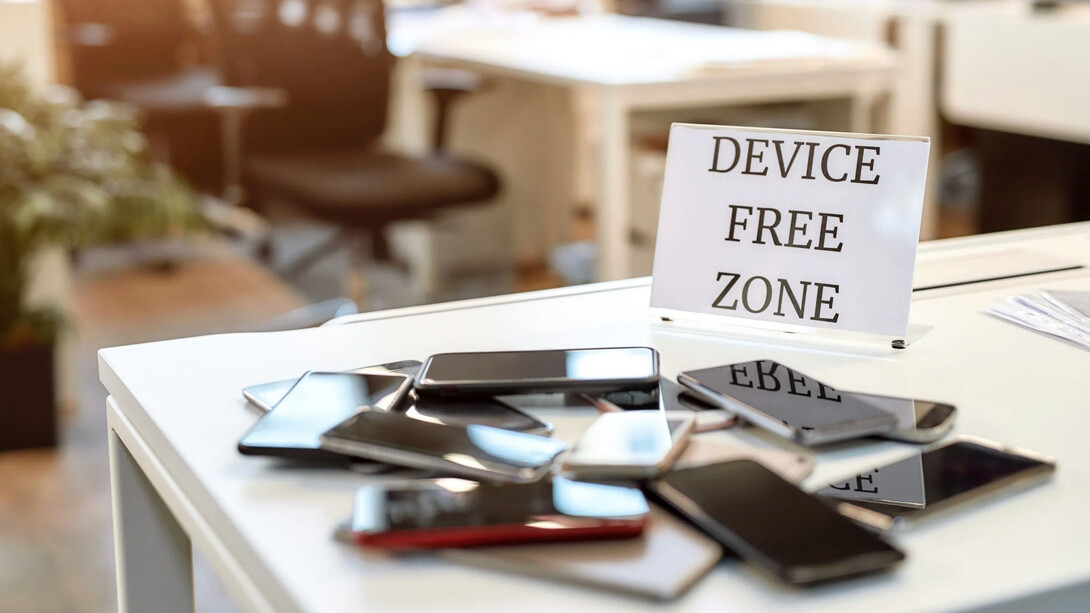Breaking the habits of our digital dependancies 