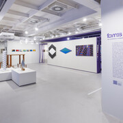 Vários artistas, Encontros entre o moderno e o contemporâneo, vista da exposição. Cortesia do Museu de Arte Moderna de São Paulo