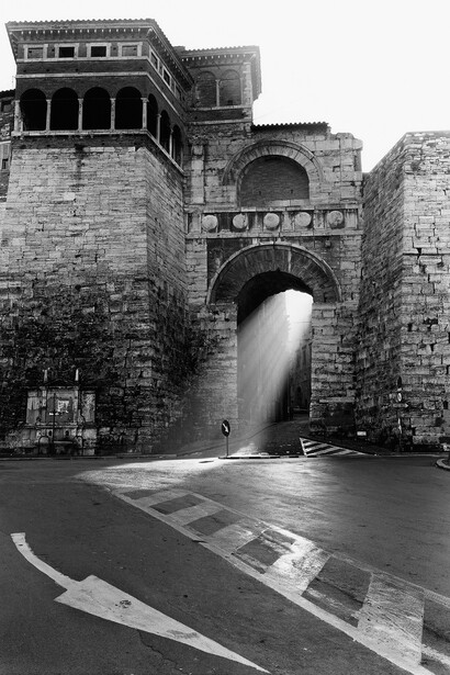  George Tatge - Porta Etrusca, Perugia 1983
