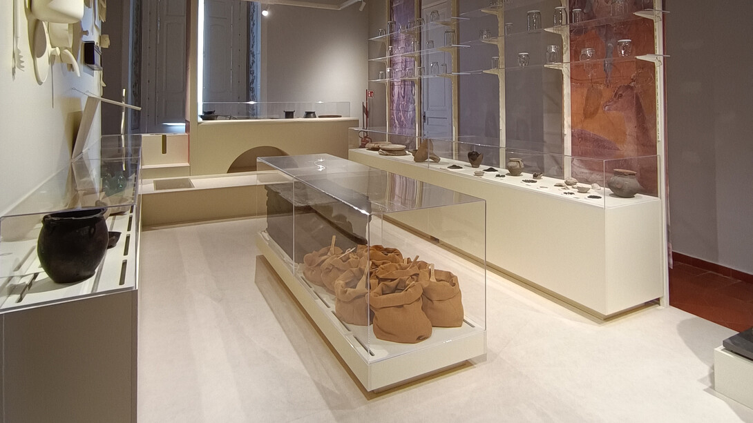 Del huevo a las manzanas. La civilización del alimento y los placeres de la mesa, vista de exhibición. Cortesía del Parco Archeologico di Ercolano