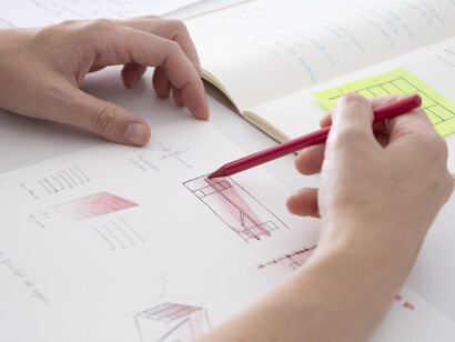 Inma Femenía en su estudio. Cortesía del Institut Valencià d’Art Modern. Foto por Cristina Caballero