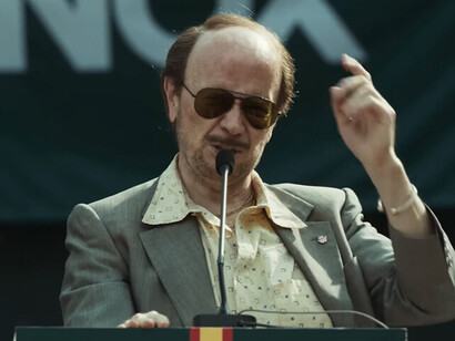 En una versión del multiverso en la que gana las elecciones generales en España un fascista. Terrible augurio por venir de quien viene, el hombre que nos cuela una y otra vez los bodrios más taquilleros