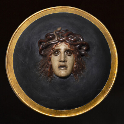 Arnold Böcklin, Scudo con testa di Medusa, fine secolo XIX. Cortesia della Fondazione Magnani-Rocca
