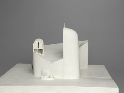 Le Corbusier, Chapelle Notre-Dame-du-Haut, Ronchamp, 1955, Maquette, plâtre, 36 x 61 x 56 cm © Centre Pompidou / Dist. RMN-GP / J. Faujour © ADAGP, Paris 2015
