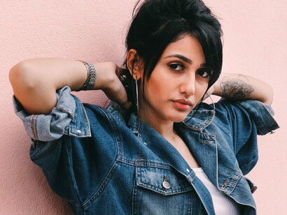 Las mujeres han dejado de tejer hilos para ser protagonistas de la realidad