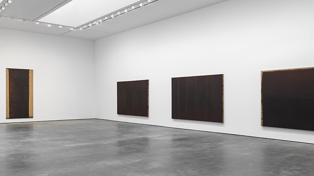 Yun Hyong-keun, Exhibition view. Courtesy of David Zwirner