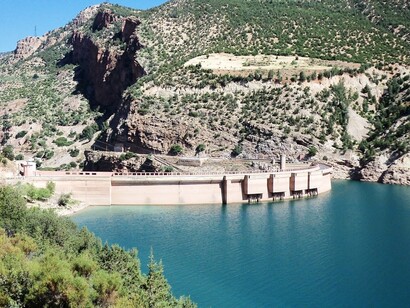 Aguelmam, Azgza Lake