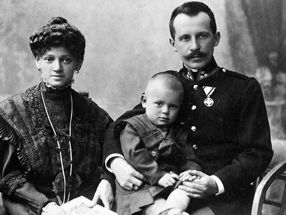 Karol Wojtyla con sus padres