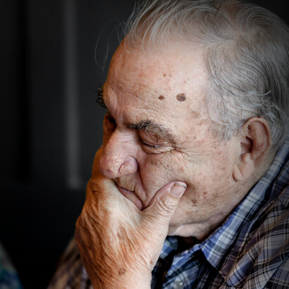 La malattia di Alzheimer è la forma più comune di demenza degenerativa progressivamente invalidante con esordio prevalentemente in età presenile