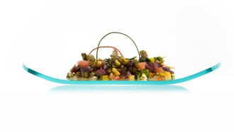 Insalata di orzo perlato con tonno marinato agli agrumi e aneto