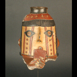 Fragmento de cántaro: músico con zampoña

Materiales: Cerámica

Formativo Tardío. 200 - 600 a.C.

Medidas: 160 mm de alto, 160 mm ancho.