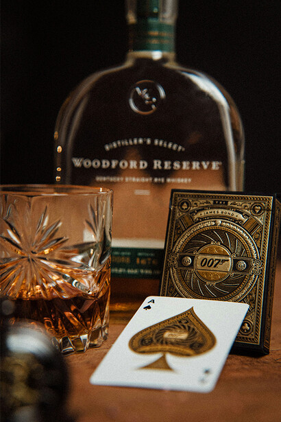 Itens do filme 007. o mais carismático  “James Bond” do “007”