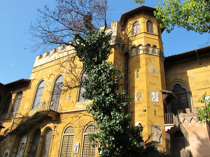 Parco Stibbert, esterno