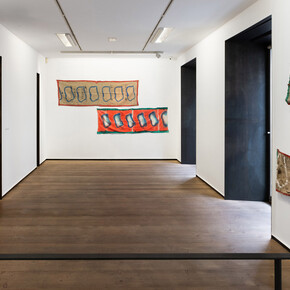 Claude Viallat, exhibition view. Courtesy of Rafael Pérez Hernando Gallery