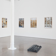 Marina Pinsky, The wave(s) or Newton’s rings, exhibition view. Courtesy of Gallery Greta Meert