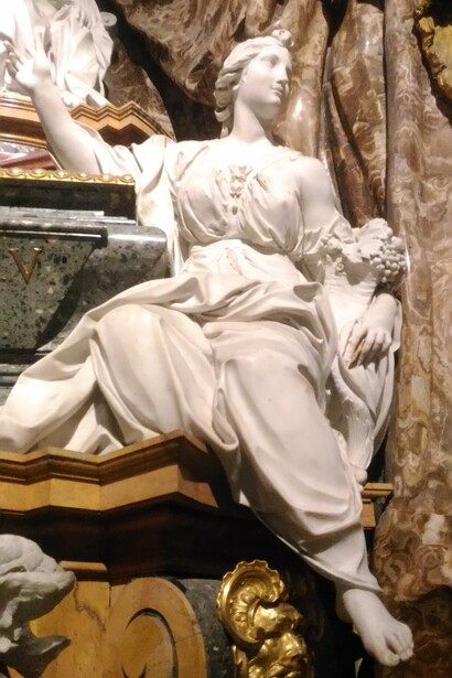 Chiesa di Sant’Ignazio, Cappella Ludovisi, particolare di una Virtù di Camillo Rusconi (Foto Roberto Luciani)