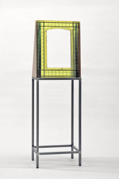 Isa Genzken, Fenster (rot/gelb), 1994, epoxy resin, steel, 206x65x40 cm, courtesy Galerie Buchholz, © VG Bild-Kunst, Bonn. Courtesy Neue Nationalgalerie, Berlin