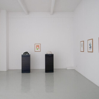 Artisti vari, Galleria Tucci Russo, 50mo anniversario ottobre 1975 – ottobre 2025, veduta della mostra. Cortesia della Galleria Tucci Russo