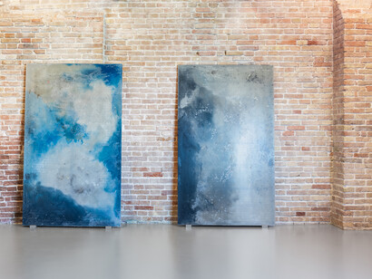 Alessandro Piangiamore, Api e petrolio fanno luce (6, Latte Controvento), 2019, Api e petrolio fanno luce (7), 2019, courtesy the Artist and Galleria Magazzino. Installation View ‘Luogo e Segni’, Punta della Dogana, 2019 © Palazzo Grassi, foto Delfino Sisto Legnani e Marco Cappelletti