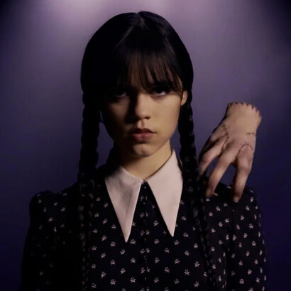 Jenna Ortega interpreta a Miércoles en la serie de televisión «Wednesday»