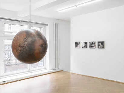 Katja Davar, Magnetite, ausstellungsansicht. Mit freundlicher genehmigung von Bernhard Knaus Fine Art