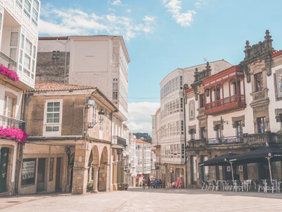 Vista del centro histórico de la ciudad de Betanzos en Galicia, España