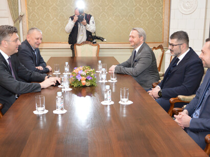  Prime Minister Plenković with his Chief of Staff Davor Božinović welcoming winners of the 1st European Big Data Hackathona (2017, R. Kopal is second from the right)