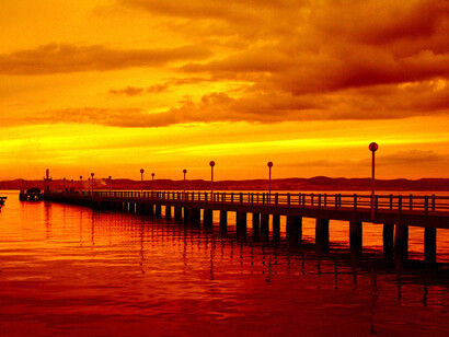 Atardecer en un embarcadero