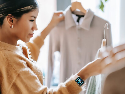 By adopting a capsule wardrobe, individuals engage in a more mindful approach to fashion consumption, reducing the desire for constant shopping and minimizing the environmental impact of the fashion industry