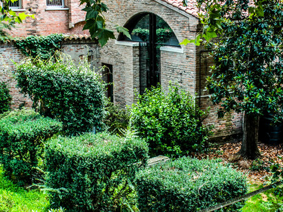 Interno Verde Ferrara giardino privato in via Boccaleone