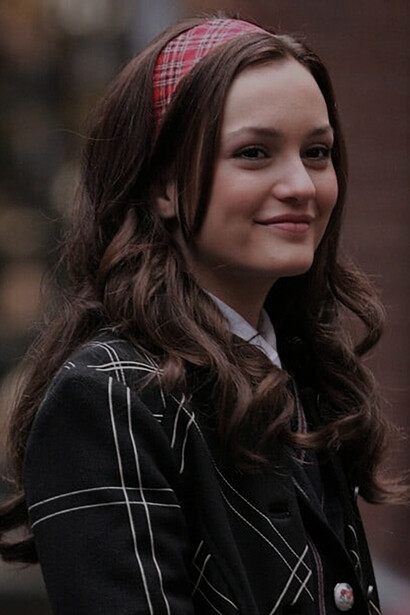 In a captivating episode of the TV show 'Gossip Girl', Leighton Meester brings Blair Waldorf to life, perfectly embodying the character's iconic headbands