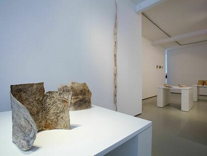 Sara Radstone, installation view, 'Mirror Series II No. 1' and 'Unfold II' to foreground (2014) image © Philip Sayer, courtesy of Marsden Woo Gallery, London