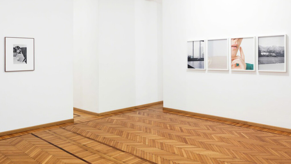 Jamais laisser les photos trainer. Courtesy of Galleria Monica De Cardenas