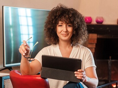 Tiziana Tentoni ha suonato nelle sale più prestigiose del mondo, con i direttori d’orchestra più importanti, rappresentato artisti di fama internazionale e organizzato concerti in Europa, Sud America e Cina © Alberto Mantegna 