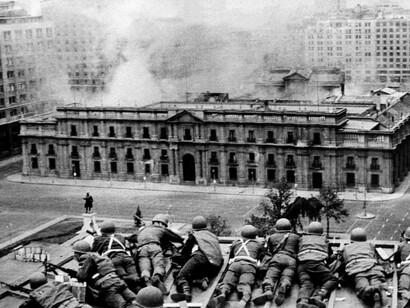 El Palacio de la Moneda es atacado durante el Golpe Militar de 1973 en Santiago de Chile