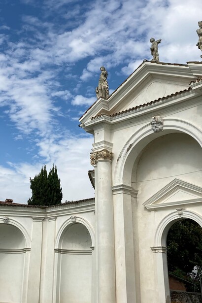 Esedra porticata, Villa Manin, Passariano, Friuli, Italia. Foto di Flavius Roversi
