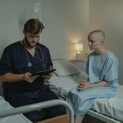 Las mutaciones en los oncogenes de la familia RAS (como KRAS) están presentes en la gran mayoría de estos tumores y provocan un crecimiento celular descontrolado
