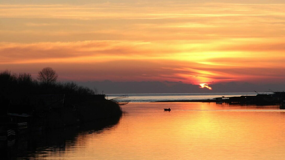 Pôr do sol em Ada Bojana, Montenegro
