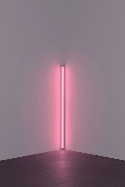 Dan Flavin, pink out of a corner (to Jasper Johns), 1963, © 2015 Stephen FlavinArtists Rights Society (ARS), New York; courtesy of David Zwirner, New York London