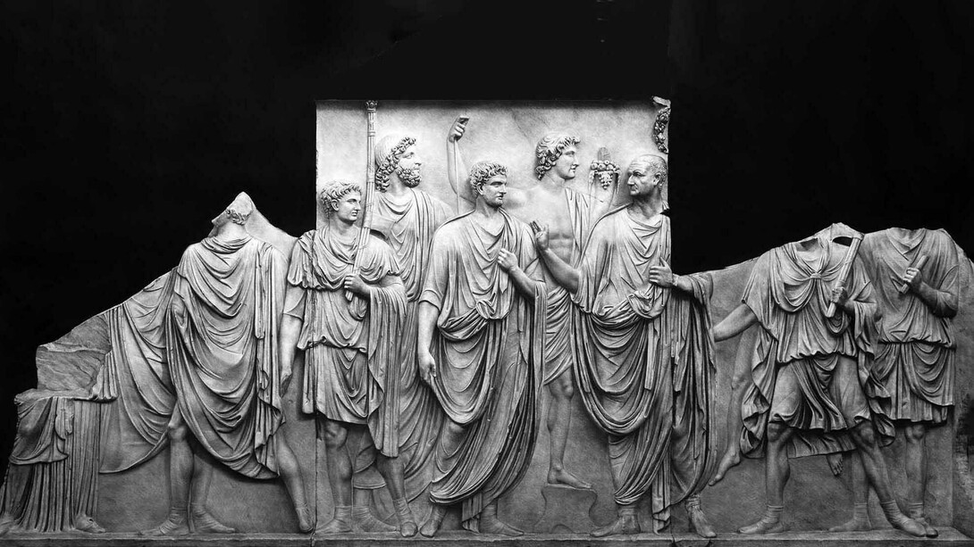 The Adventus of Vespasian. Compressed charcoal on paper, 140 x 290 cm, 2019