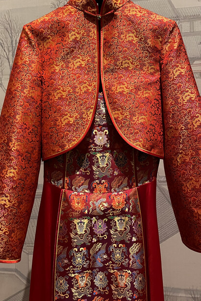 El eje del tiempo: tejidos para prendas de seda de Suzhou en el Palacio Mocenigo en Venecia, Italia